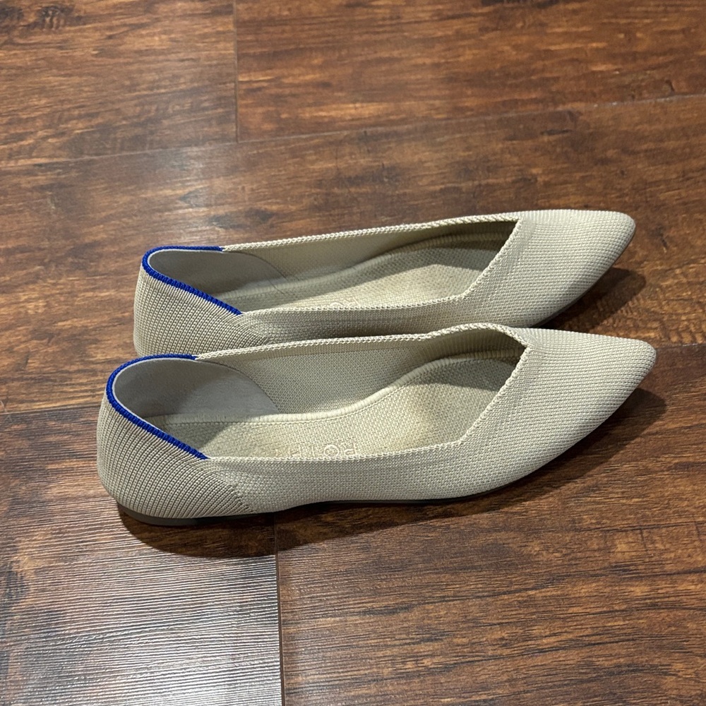 Rothy's Pointed Toe Knit Flats in Beige with Blue Trim